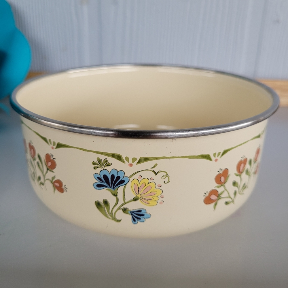 Vintage JC Penny Kobe Bowl Enameled Steel